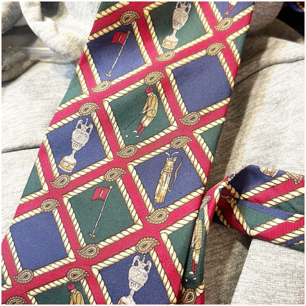 Tommy Hilfiger Vintage 100% Silk Necktie Men Golf Country Club Crest Preppy - Picture 2 of 8